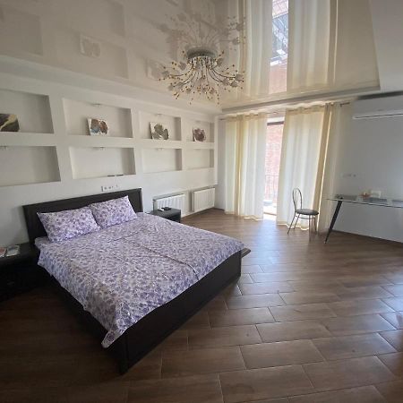 1-Room Studio Center Tsjerkasij Eksteriør bilde