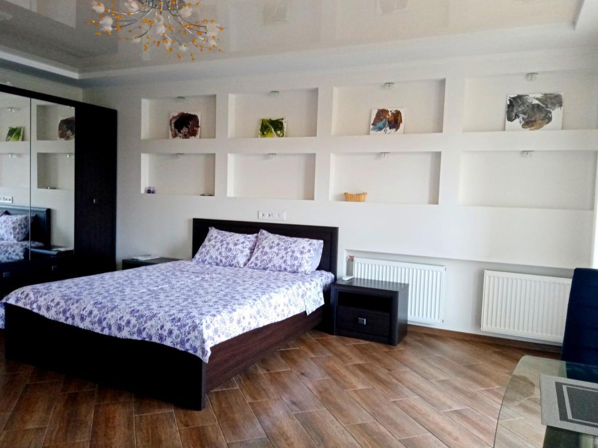 1-Room Studio Center Tsjerkasij Eksteriør bilde