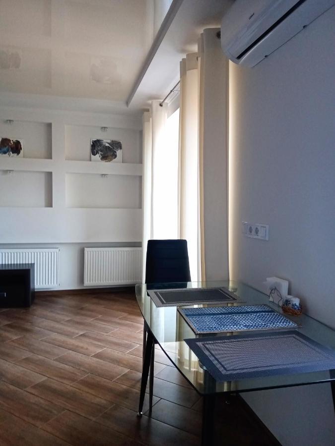 1-Room Studio Center Tsjerkasij Eksteriør bilde